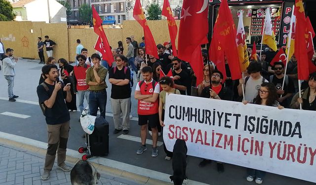 Eskişehir'de TKP’li gençlerden pankartlı yürüyüş