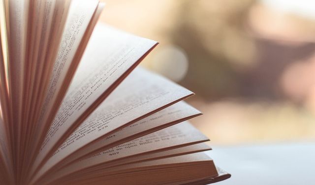 Kitap arasında zehir ticareti!