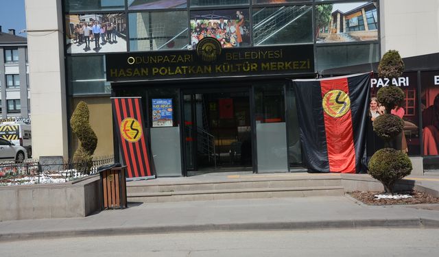 Eskişehirspor kongresine 20 kişi katıldı, kongre ertelendi