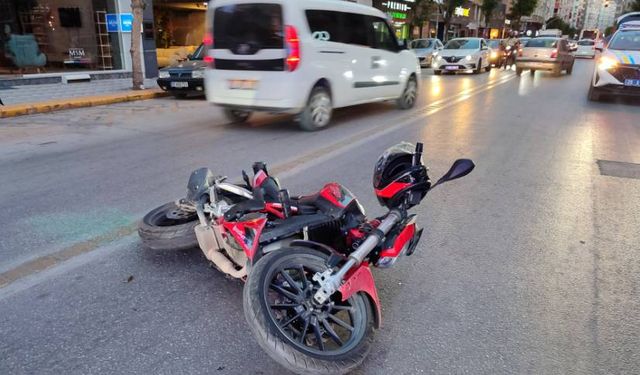 Eskişehir'de sürücü U dönüşü yapacakken kaza yaptı!