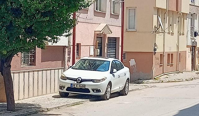 Kaldırım değil otopark: Eskişehir’de tepki çeken görüntü