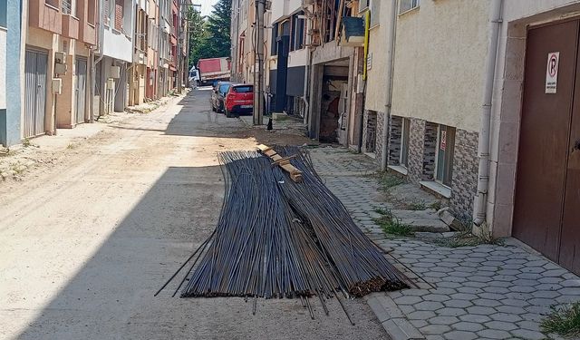 Eskişehir sokaklarında kazaya davetiye çıkaran tehlike