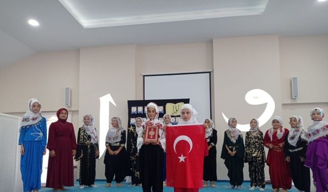 Kur’an kursu yaz sezonunu coşkulu törenle bitirdi