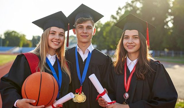 “Spor mu, Eğitim mi?” ikilemi sona rrdi: Milli sporcular üniversiteli oluyor!