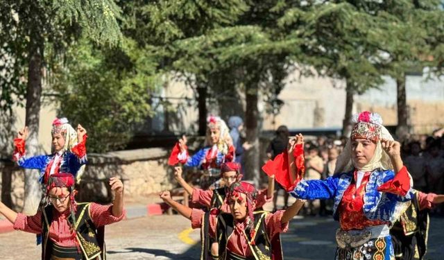 Bolvadin’de ilköğretim haftası coşkuyla kutlandı