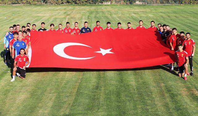 Eskişehirspor antrenmanında Türk bayrağı açtılar
