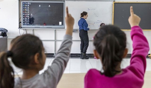 MEB'den öğretmenlere şok karar: Artık onlara da yasak