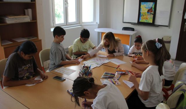 'Dahi Çocuklar' atölyelerde hem eğleniyor hem öğreniyor