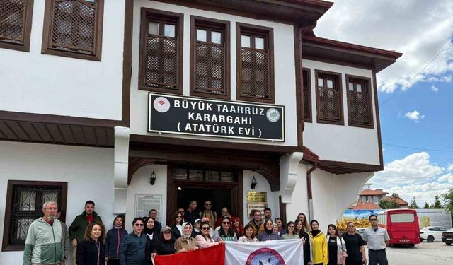 AFDOS üyelerinden Şuhut’da doğa yürüyüşü