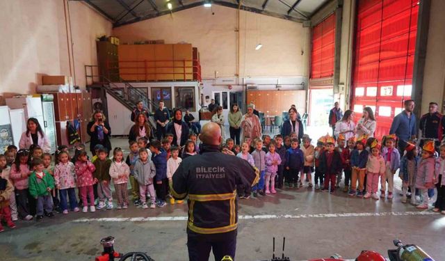 Çocuklar itfaiyecilerle buluştu