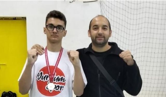 Eskişehirli sporcudan kick boks zaferi!