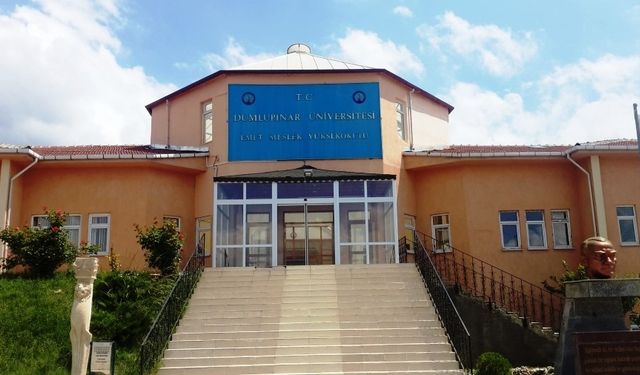 Emet’te öğrenciler için sosyal ve akademik platform