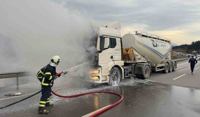 Bilecik’te beton mikseri bir anda alev aldı