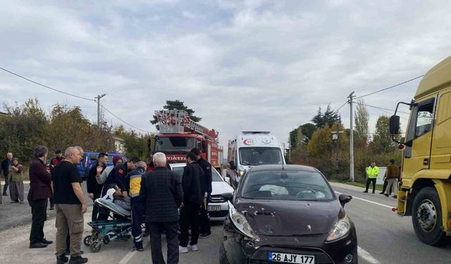 Bilecik’te meydana gelen trafik kazasında 2’si çocuk 5 kişi yaralandı