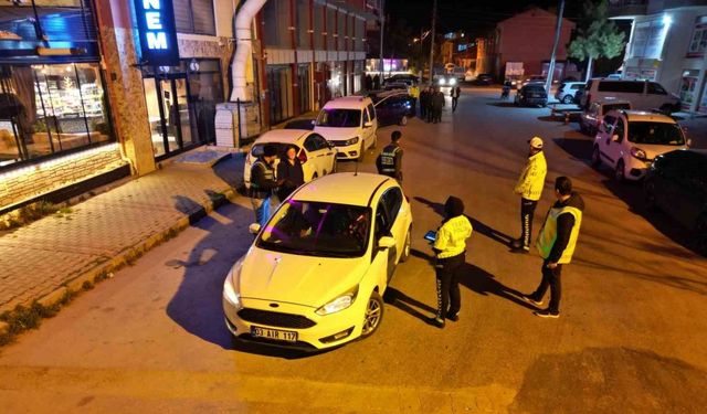 Bolvadin’de kafe ve iş yerleri de kontrol edildi