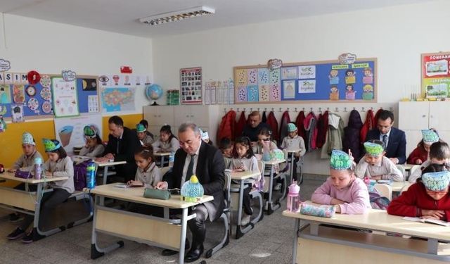 Bozüyük’te kaymakam ve öğrenciler kitapla buluştu