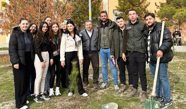 Emet MYO’da fidan dikim etkinliği