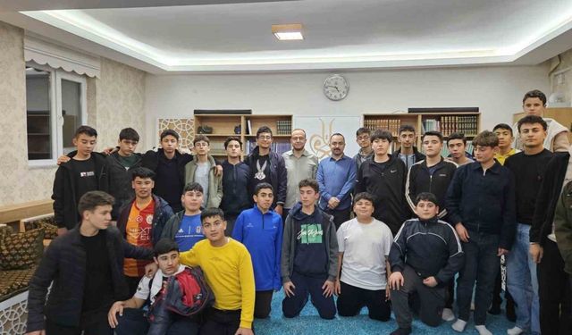 Emirdağ Fen Lisesi öğrencileri Diyanet Gençlik Merkezi’nde buluştu