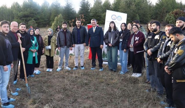 Kütahya Dumlupınar Üniversitesi’nde fidan dikim etkinliği