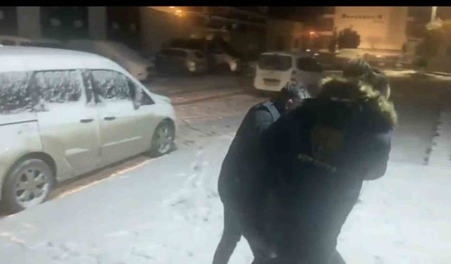 Kütahya'da 30 yıl hapis cezası ile aranan firari yakalandı