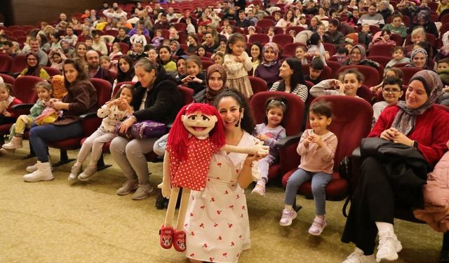 Kütahya’da ’Ecem ile Çilek Vantrolog Gösterisi’ne ilgi