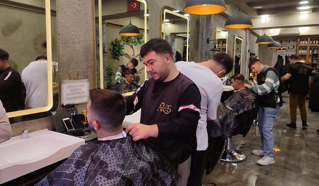 Eskişehir'deki kuaförde dikkat çeken uyarı