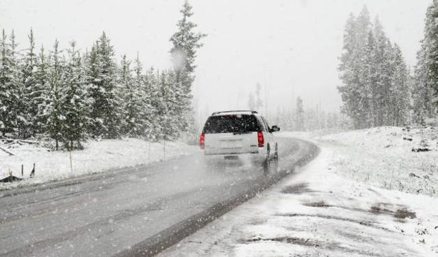 Sürücülere kritik uyarılar: Karlı havada trafikte hayat kurtaran öneriler