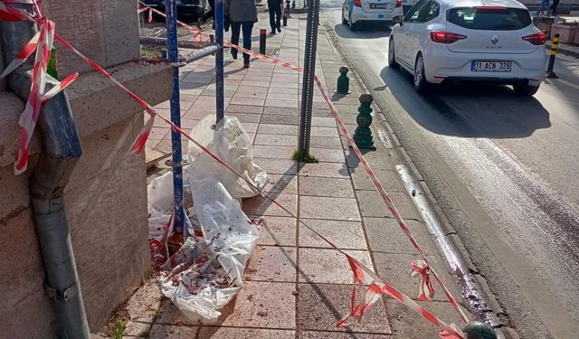 Eskişehir'de kaldırım düzenlemesi yayaları etkiliyor!