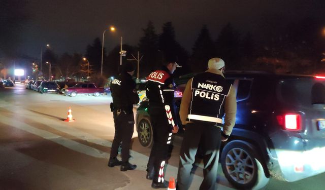 Eskişehir'de 30 ekip 90 polis ile dev denetim