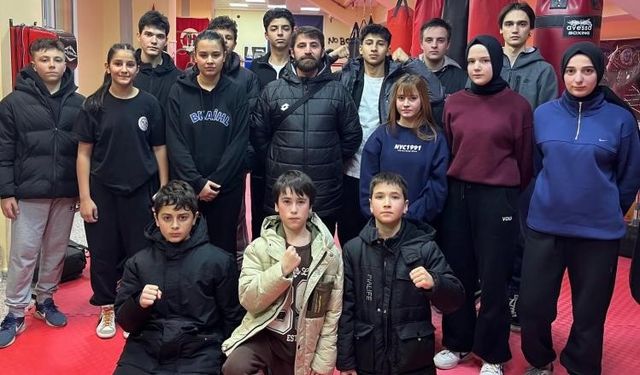 Bilecik'te boks eğitimiyle gençler ringlere hazırlanıyor