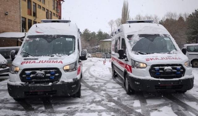Kütahya'nın acil sağlık filosu güçleniyor, 5 yeni ambulans hizmete alındı
