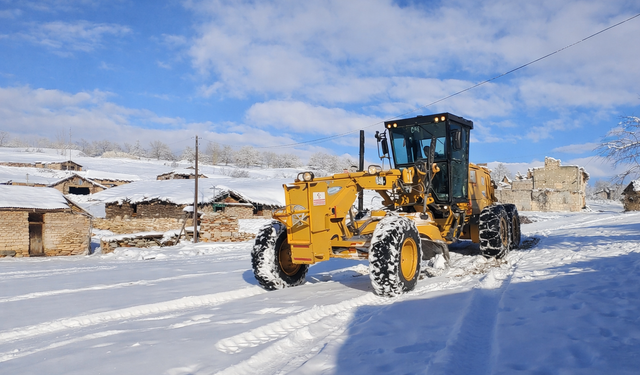 Eskişehir'de kar esareti: Belediyenin müdahalesi hayat kurtardı
