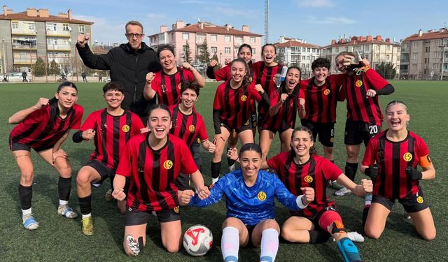 Dişi Şimşekler galibiyet hedefliyor