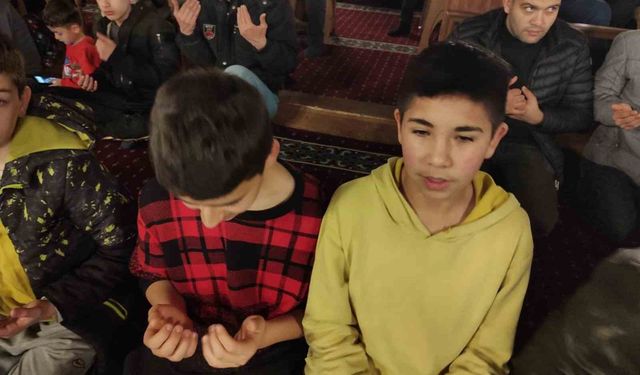 Afyonkarahisar'da Berat Kandili huşu içinde gecti