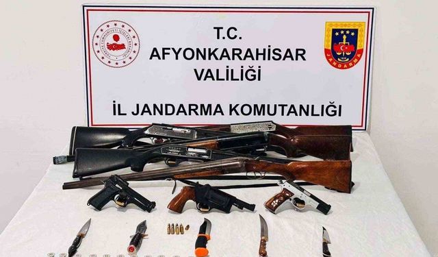 Jandarmadan ruhsatsız silah operasyonu: 8 gözaltı