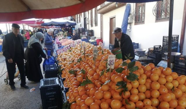 Eskişehir'de pazar cep yaktı, esnaf dert yandı!