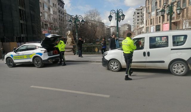 Eskişehir'de köprülerde akşam denetimi