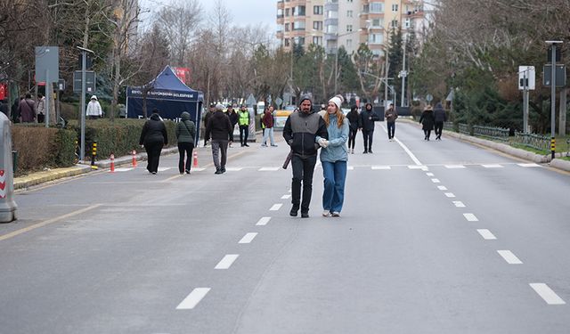Eskişehir'de sokaklar bir günlüğüne nefes aldı: Caddeler yayalara kaldı