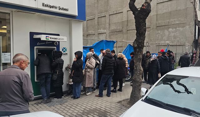 TOKİ ev hayali Eskişehir'de banka kuyruğunda son buldu