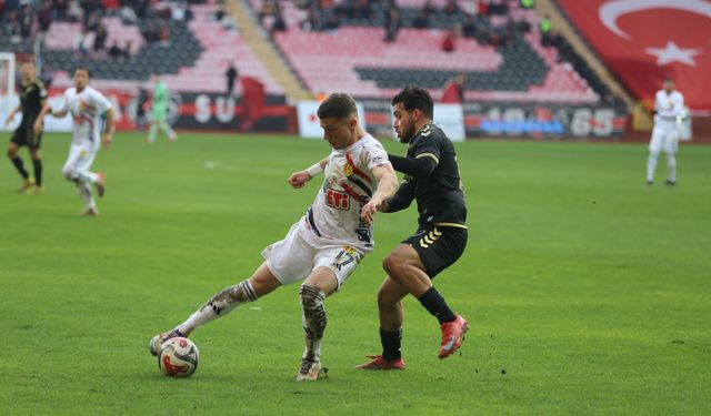 Bek mi yoksa kanat mı oynayacak?