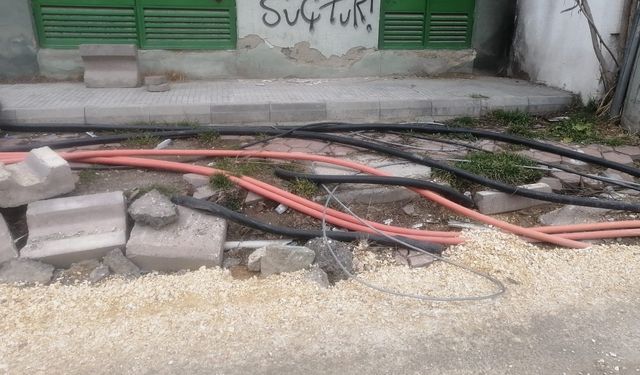 Eskişehir'de ara sokaklar kaderine terk edildi