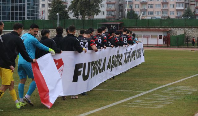 Sahaya ortak pankartla çıktılar