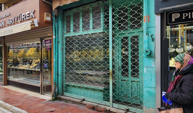 Eskişehir’de tarihi dükkanlar kaderine terk edildi