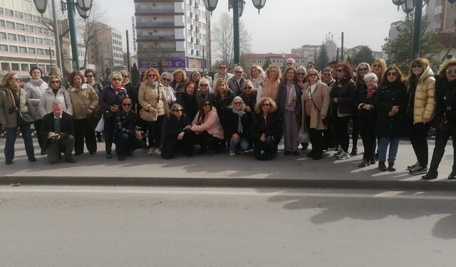 İstanbul'dan gelen yerli turist kafilesi Eskişehir'e hayran kaldı