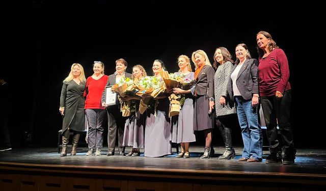 Eskişehir'de kadınlar 8 Mart'ı tiyatro ile kutladı