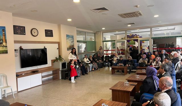 Eskişehir’de miniklerden huzurevine anlamlı ziyaret