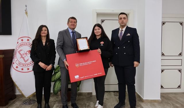 Bilecik'te genç yetenekler ödüllendirildi