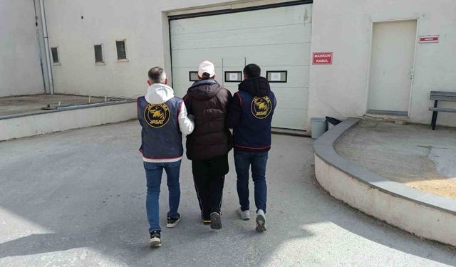 Dolandırıcılık suçundan aranan şahıs JASAT'tan kaçamadı