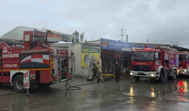 Kütahya'da Fatih Sanayi Sitesi'nde yangın
