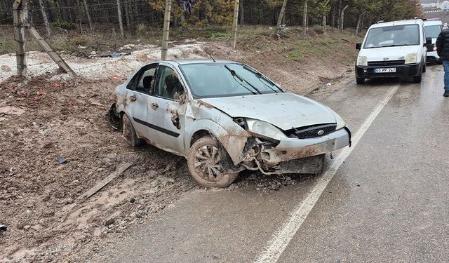 Eskişehir'de kontrolden çıkan otomobil savruldu: 3 kişi yaralandı